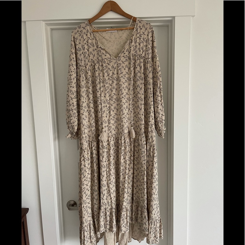 Carly Jean Los Angeles laurel dress